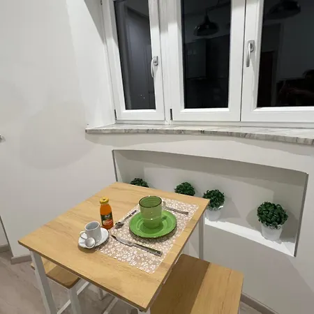 Per Aspera Ad Astra アパート サレルノ