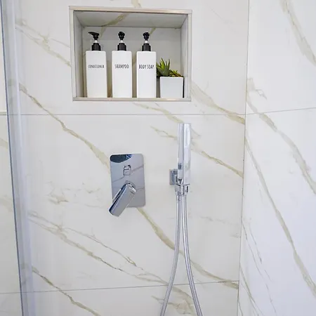 Per Aspera Ad Astra アパート *