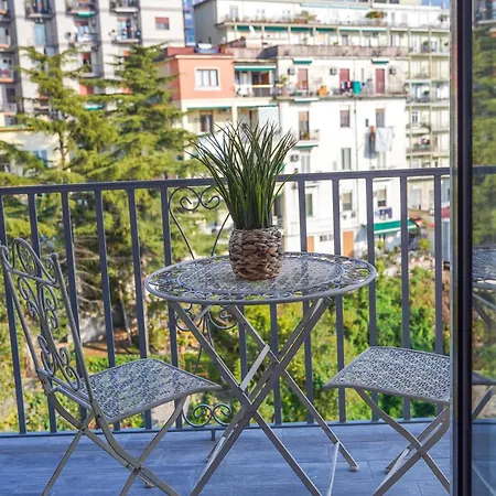 Per Aspera Ad Astra アパート サレルノ